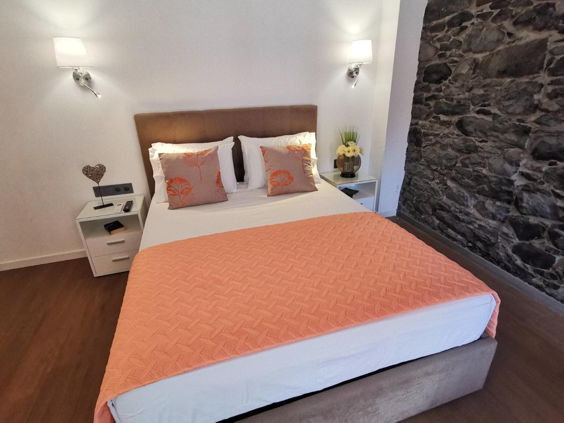 Chale Esmeralda - Charming Studios In Calheta Beach Exterior photo